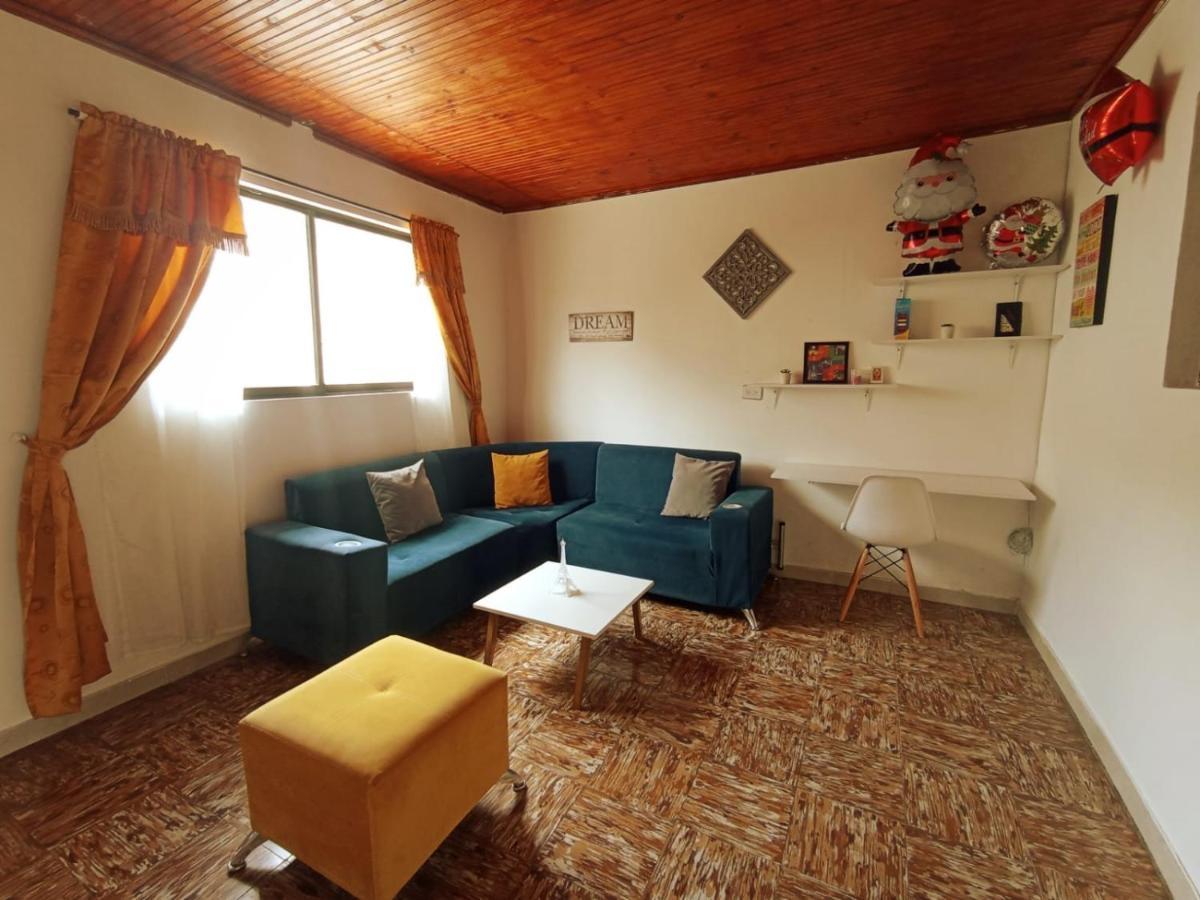 Komodo Alojamiento: Centro Histórico Hostal con Wi-Fi y Baño Privado Popayan Exterior photo